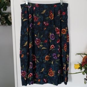 TR Bentley Plus Skirt Size 22